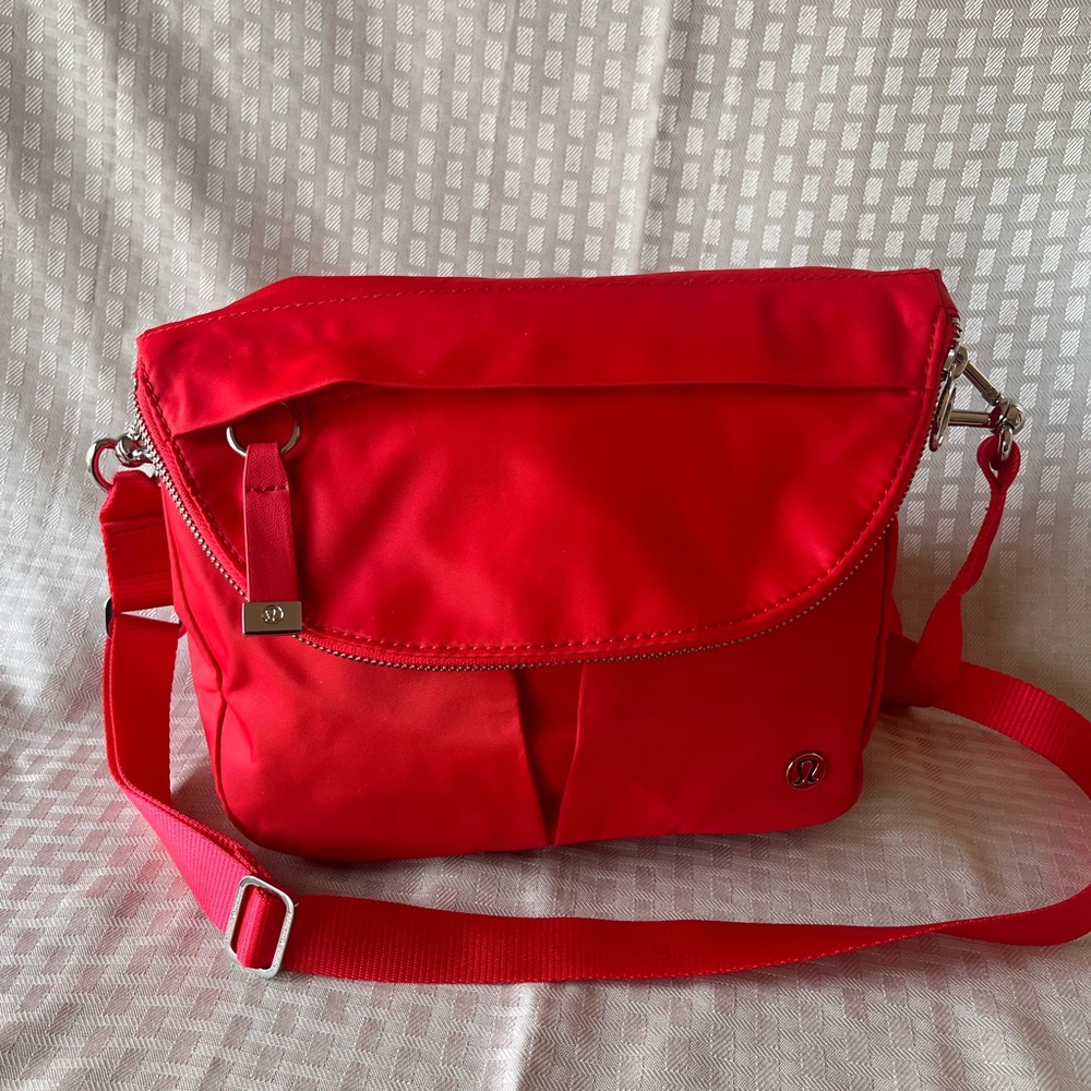 Lululemon 5L All Night Festival bag in vibrant red
